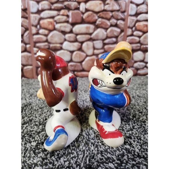 Looney Tunes Tasmanian Devil Salt and Pepper - Picture 5 of 12